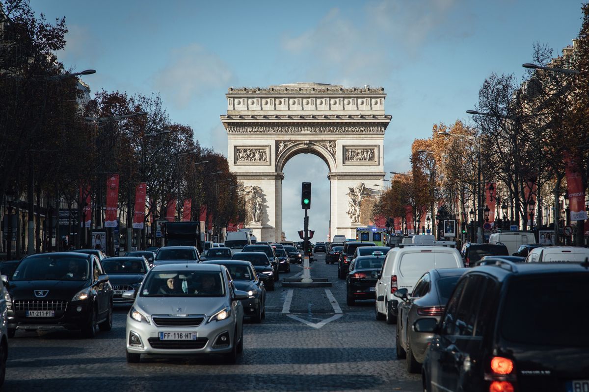In Paris, the local government has reserved one lane on the main highway encircling the city for public transport and carpooling. (Cyril Marcilhacy/Bloomberg)