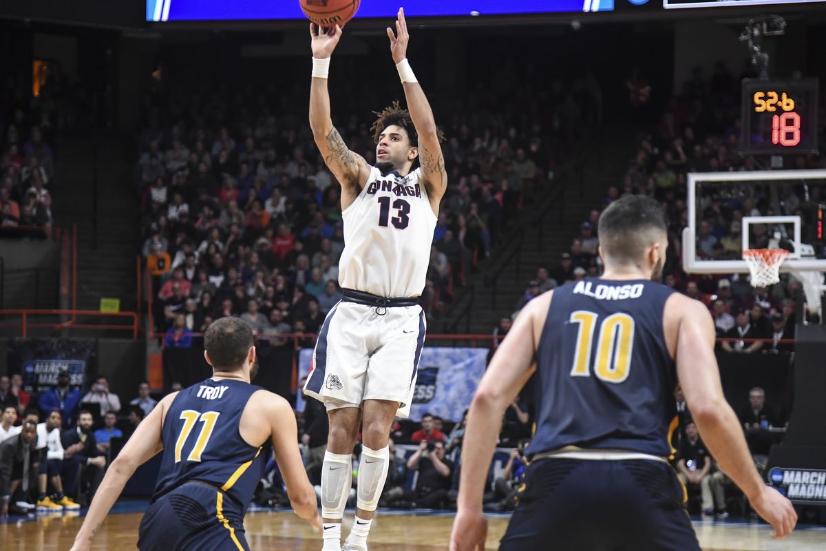 Gonzaga guard Josh Perkins ties the game in the last minute against UNC Greensboro, Thursday, March 15, 2018 at Taco Bell Arena in Boise. (Dan Pelle / The Spokesman-Review)