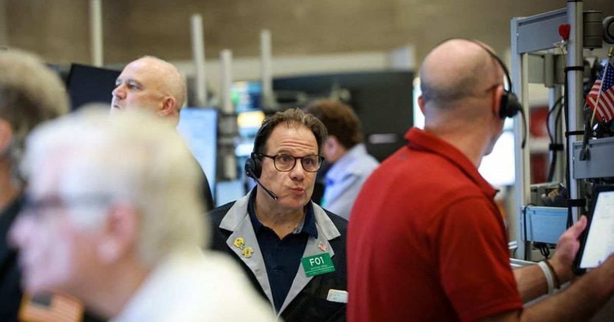 S&P 500 slips as investors assess mixed data, Middle East war fallout