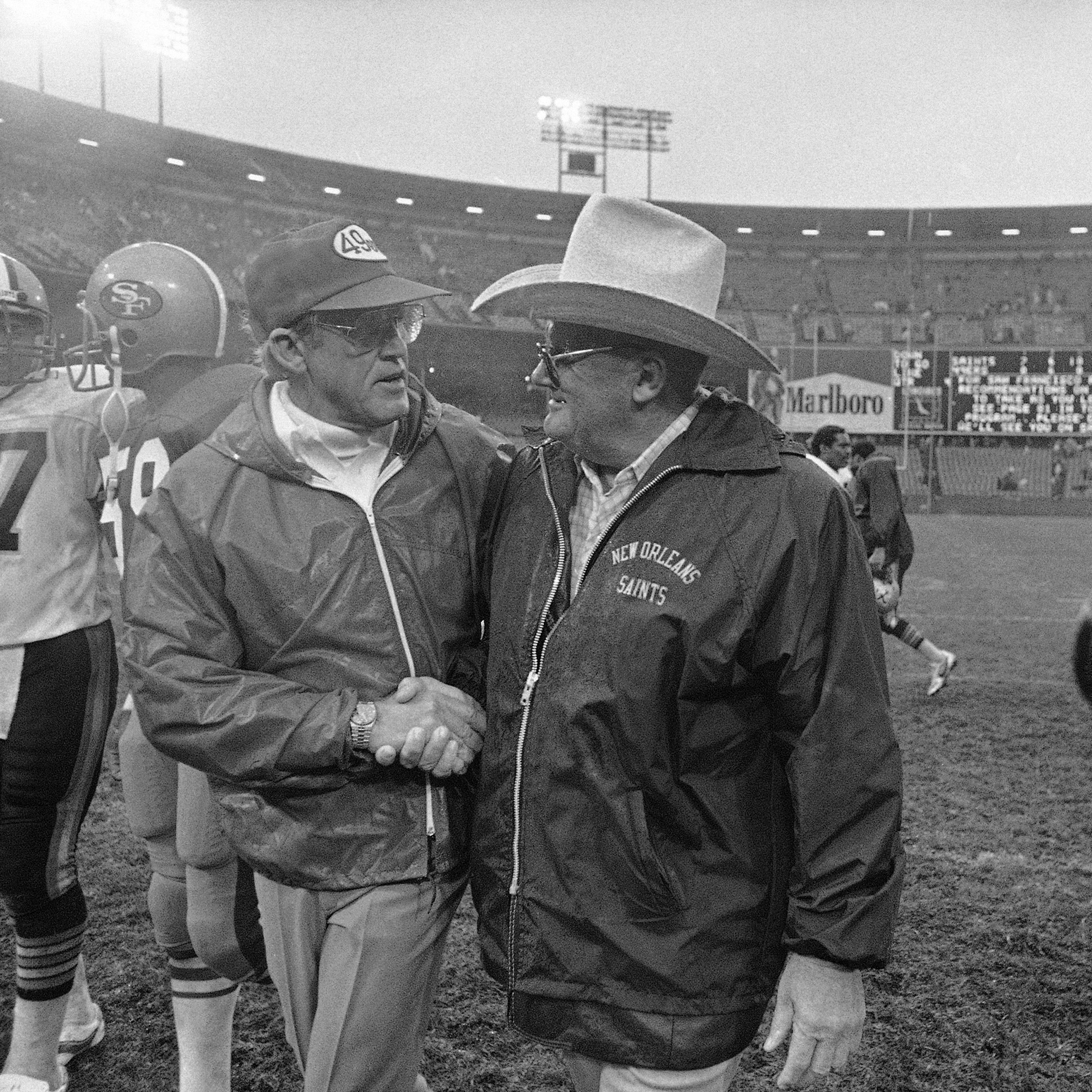 Bum Phillips, Homespun Coach Behind Oilers' Rise, Dies at 90 - The New York  Times