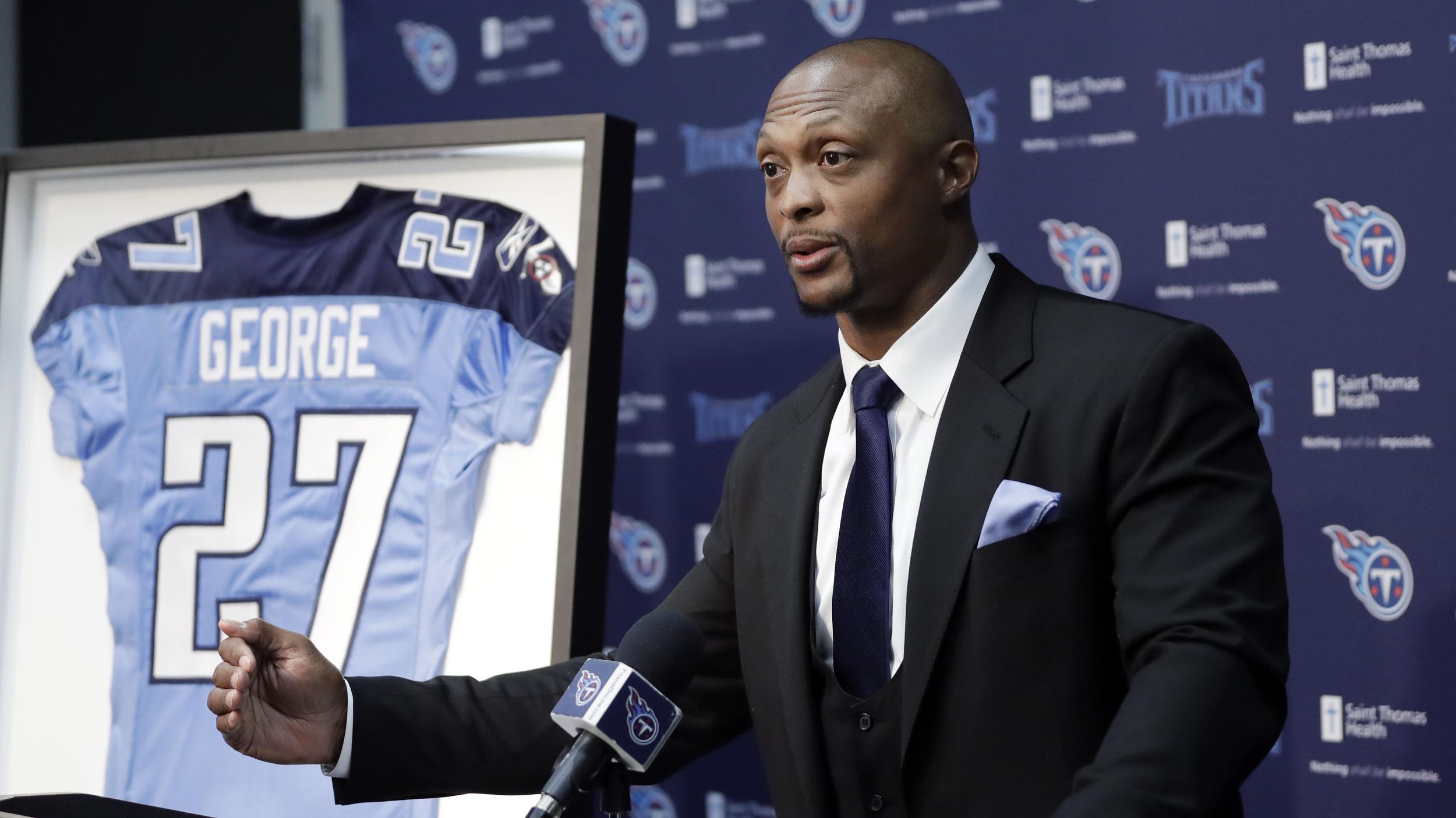 Tennessee Titans to Retire Steve McNair's Number - Southwestern