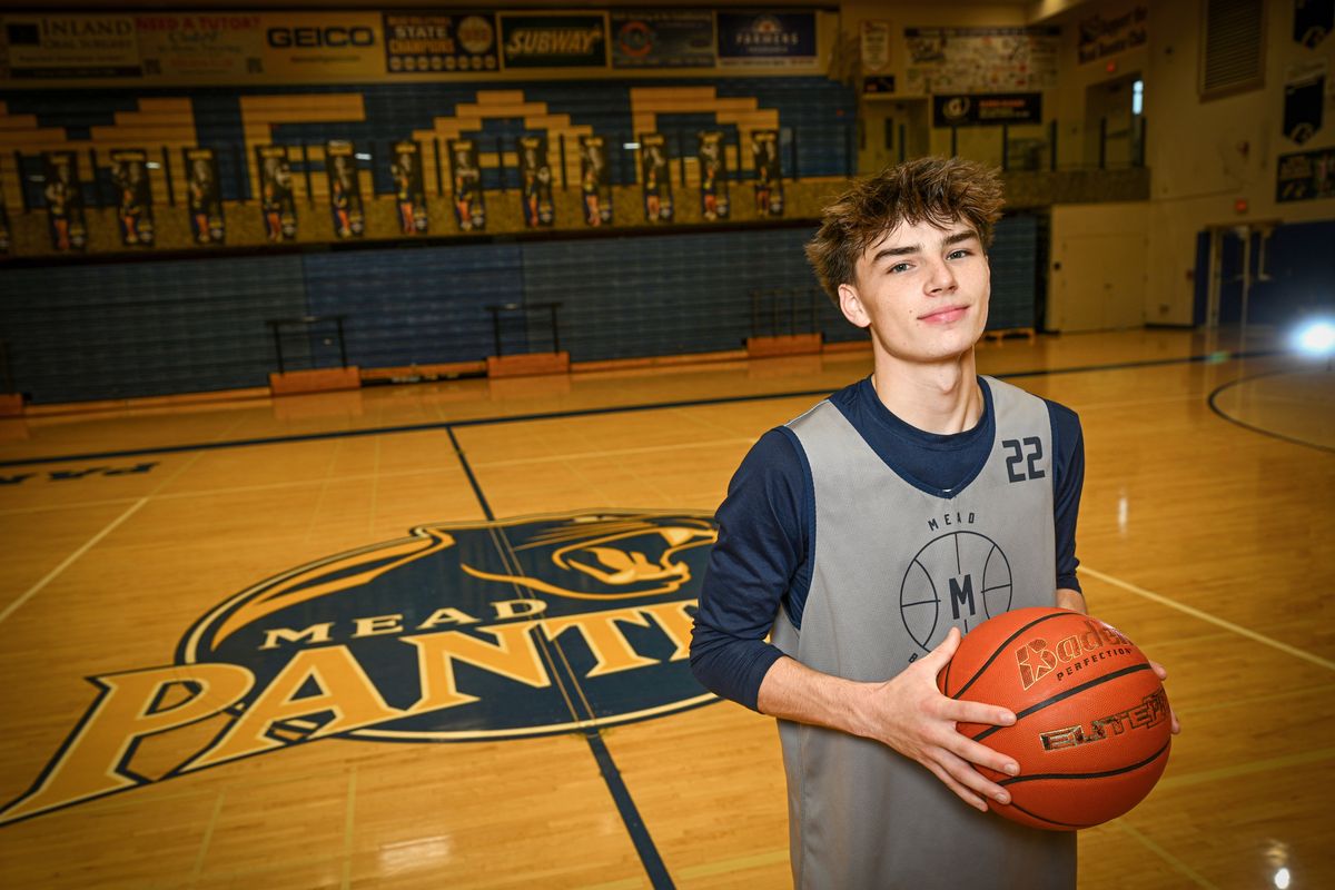 Mead senior Nash Dunham, a 5-11 guard, was a second-team All-Greater Spokane League selection a year ago.  (Jesse Tinsley)