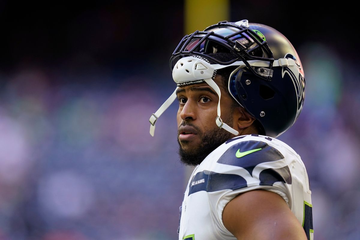 Russell Wilson: The Broncos-Seahawks QB trade is now official