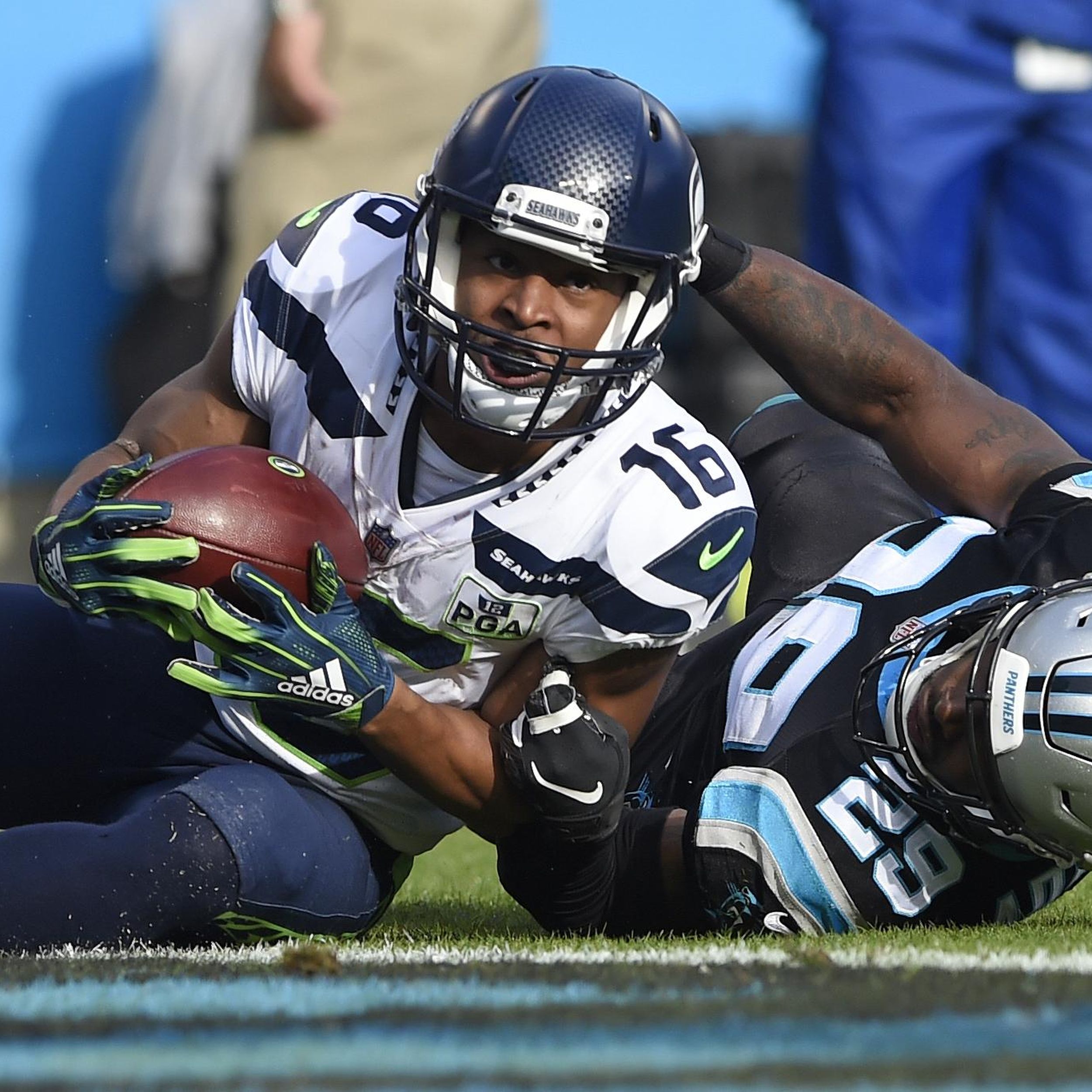 Seahawks come up with big plays to pull out crucial 30-27 win over