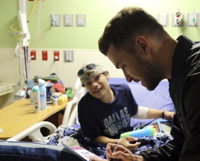 Justin Timberlake visits patients at the San Antonio, Texas hospital Friday, Jan. 18, 2019. (Anthony McCartney / CA Healthcares Methodist Childrens Hospital)