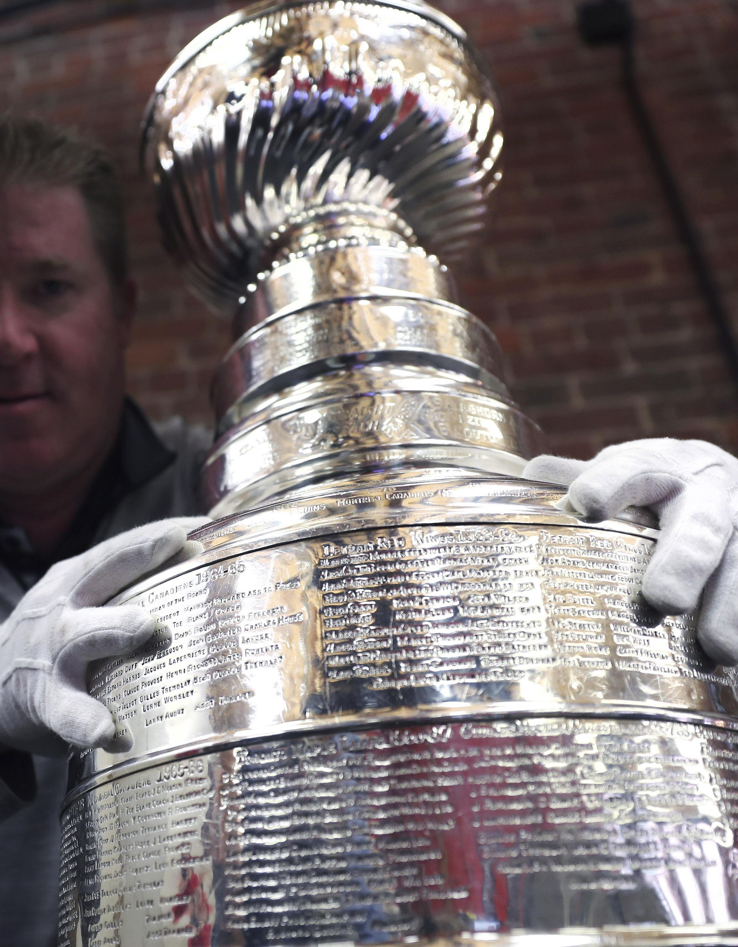 Stanley Cup saying goodbye to some NHL legends' names