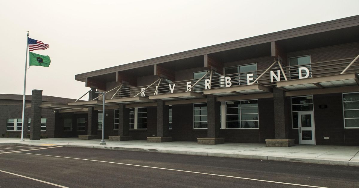 to the new Riverbend Elementary’ Standingroomonly crowd at