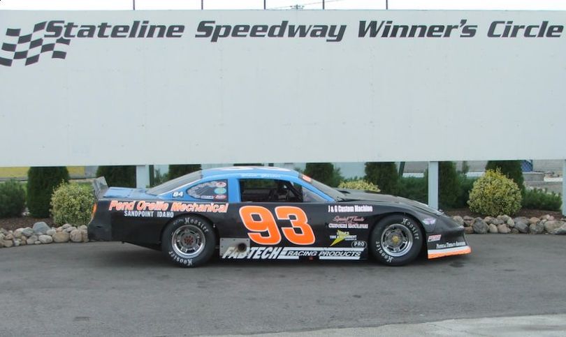 David Garber's Pend Oreille Mechanical Pontiac in victory lane at Stateline Speedway. (Photo courtesy of INSSA Media Relations) (Picasa 3.0 / The Spokesman-Review)
