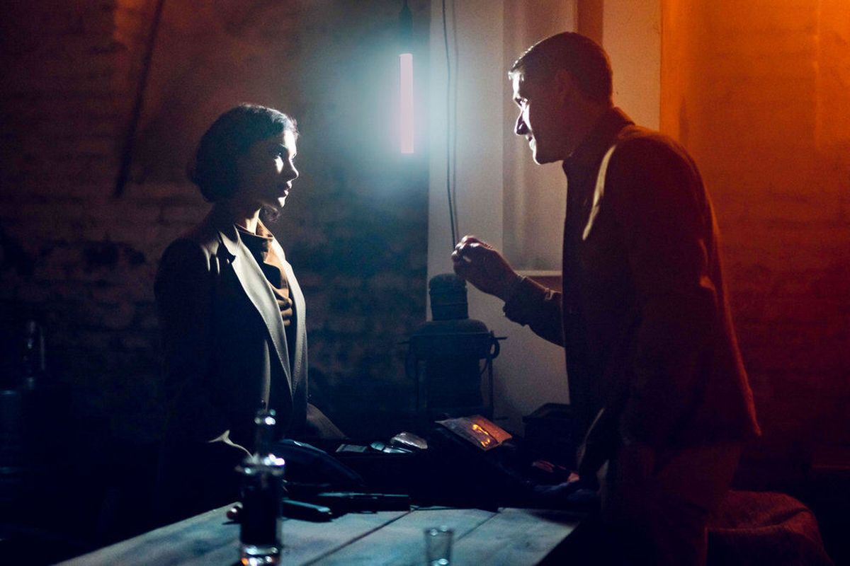 Amber Rose Revah and Matthew Fox in "Last Light."   (MGM Television/NBCU/Peacock)