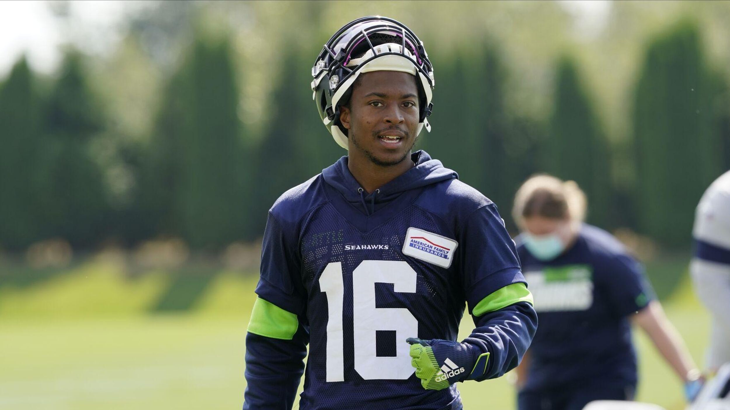 Seahawks: Tyler Lockett opens up about playing through mental health  struggles