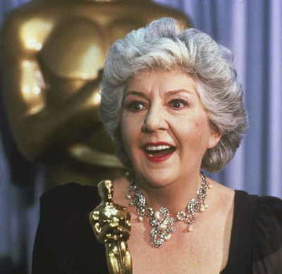 
Maureen Stapleton holds her Oscar at the 54th annual Academy Awards in  1982. 
 (File Associated Press / The Spokesman-Review)