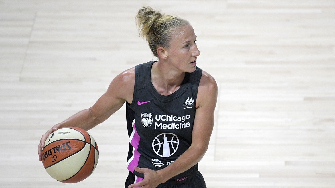 Locally Courtney Vandersloot earns WNBA, WCC honors after record week