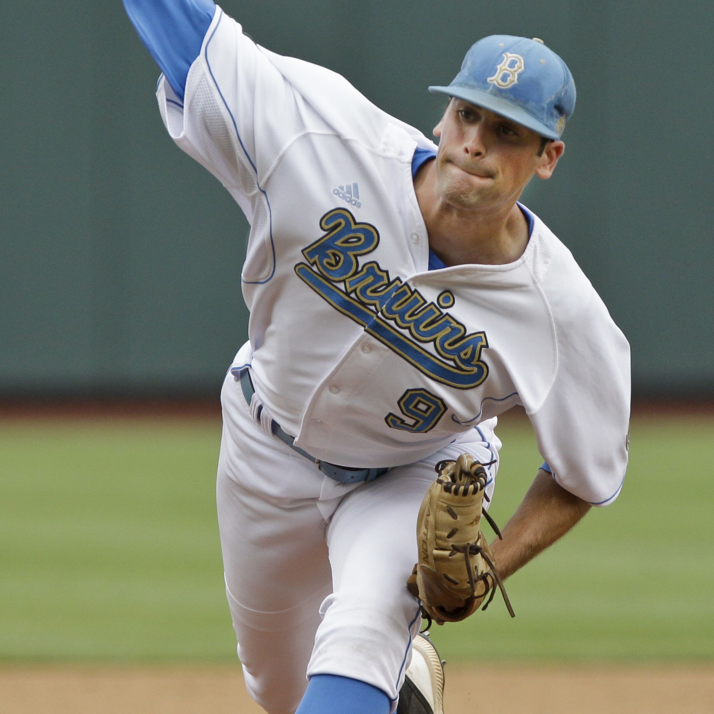 Washington Baseball on X: The battery is getting it done. E3: UW - 0 UCLA  - 0  / X