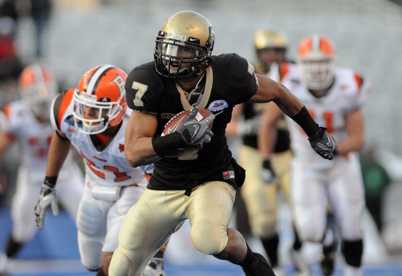 Vandals receiver Preston Davis evades Bowling Green’s secondary during first-half play Wednesday at Bronco Stadium in Boise. Idaho Press-Tribune (Greg Kreller Idaho Press-Tribune)