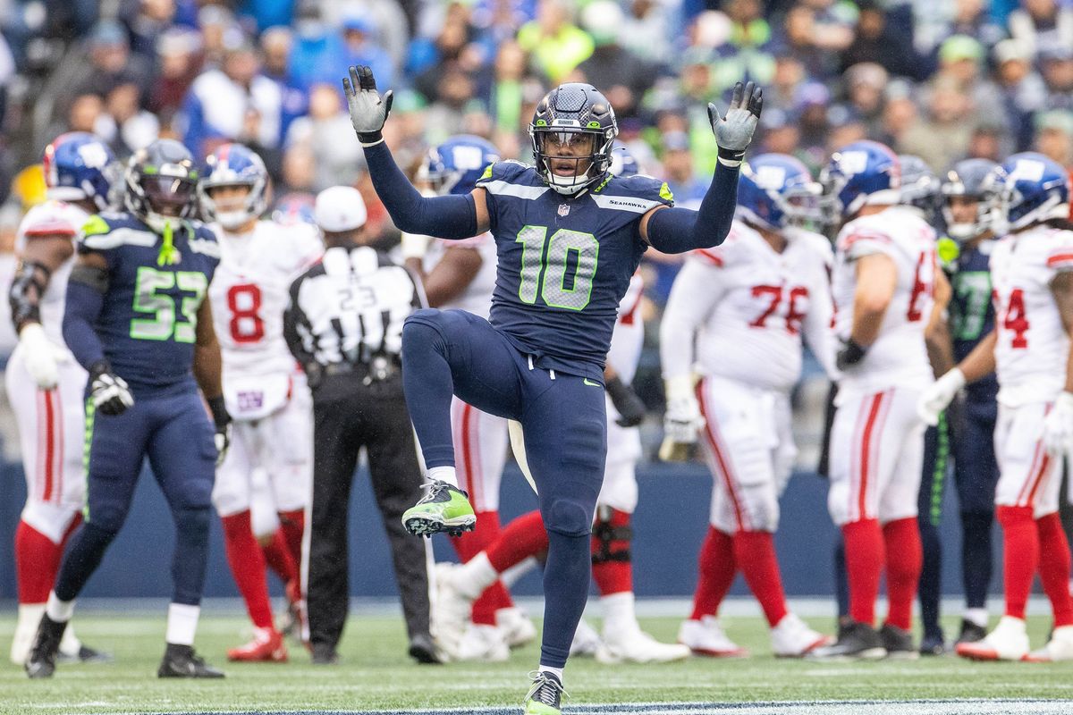 Seahawks found the fix for their defense against Cardinals but offense  could've been sharper