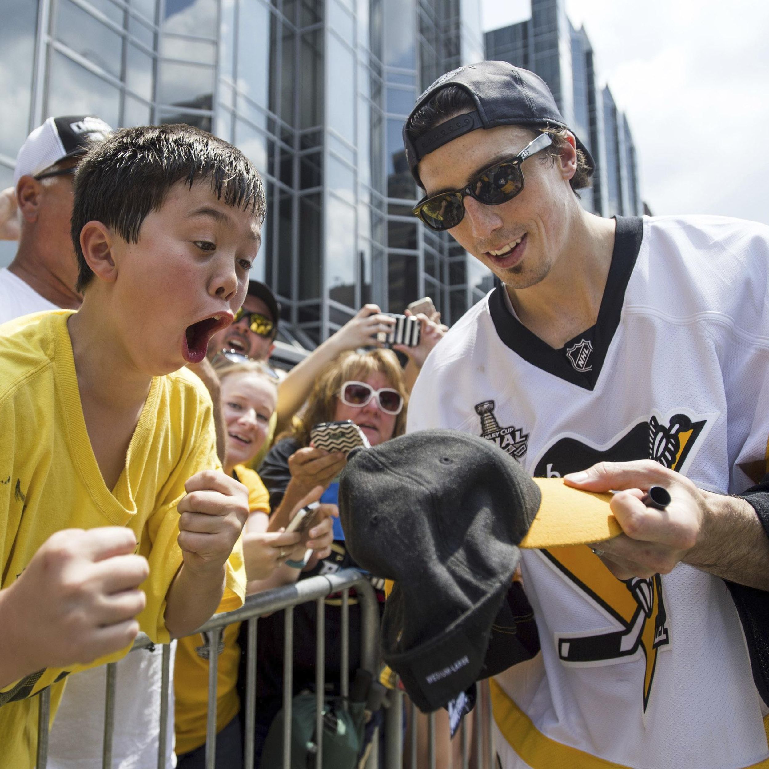 Penguins Take Stanley Cup To Visit With Pirates, Fans At PNC Park