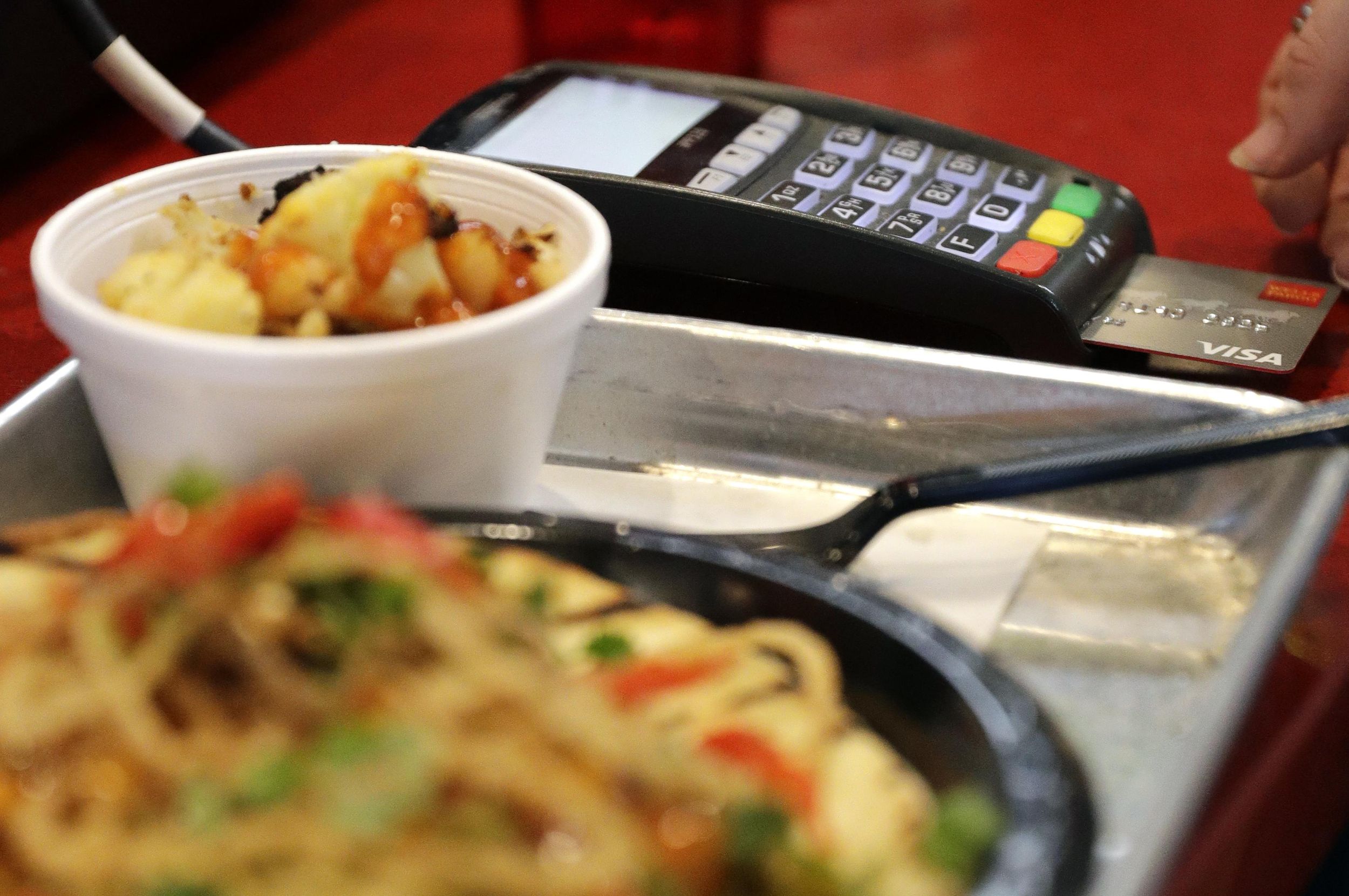 As cashless stores grow, so does the backlash