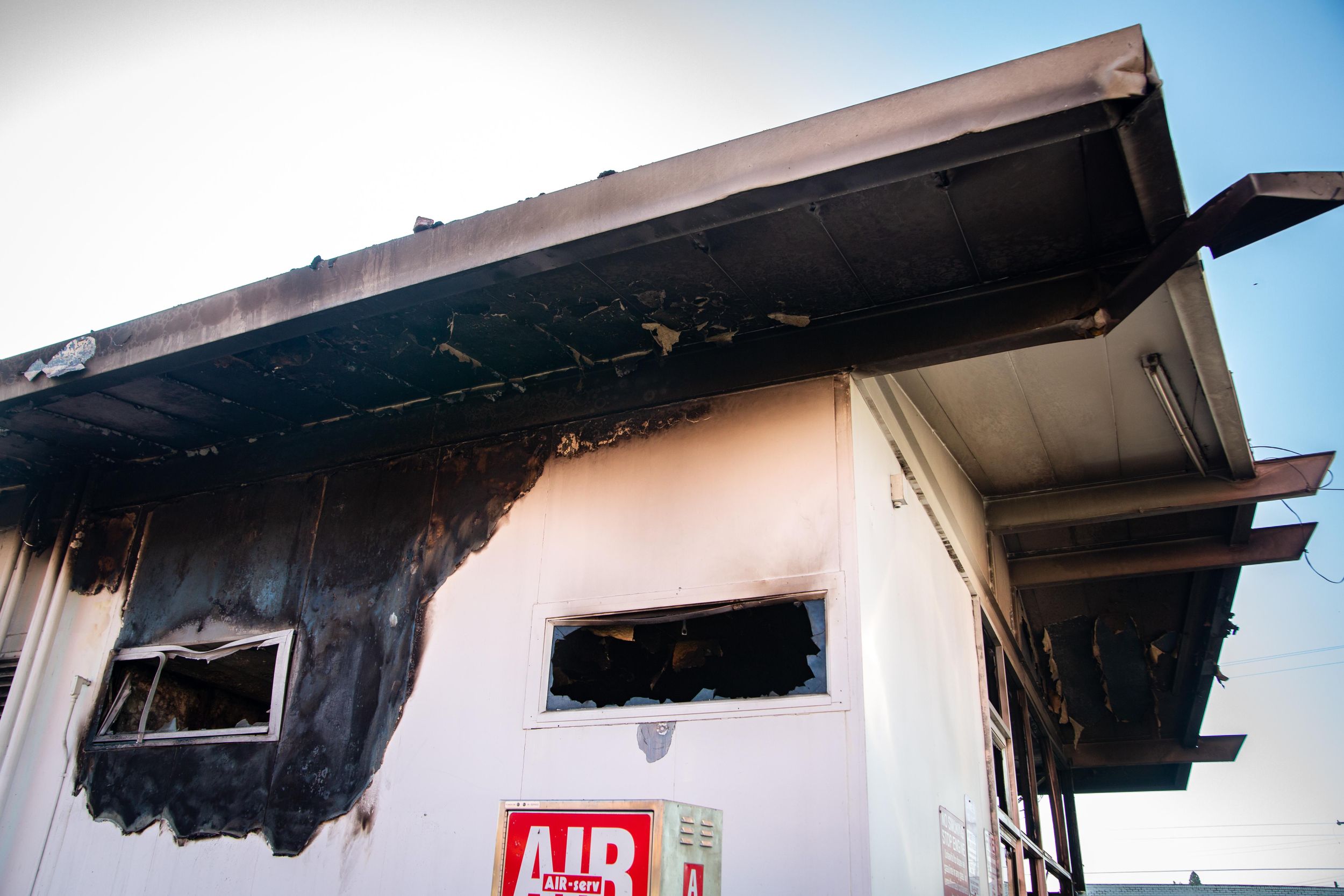 fire chief luck saved man accused of setting fire at gas station and hiding in beer cooler during police standoff in downtown spokane the spokesman review police standoff in downtown spokane