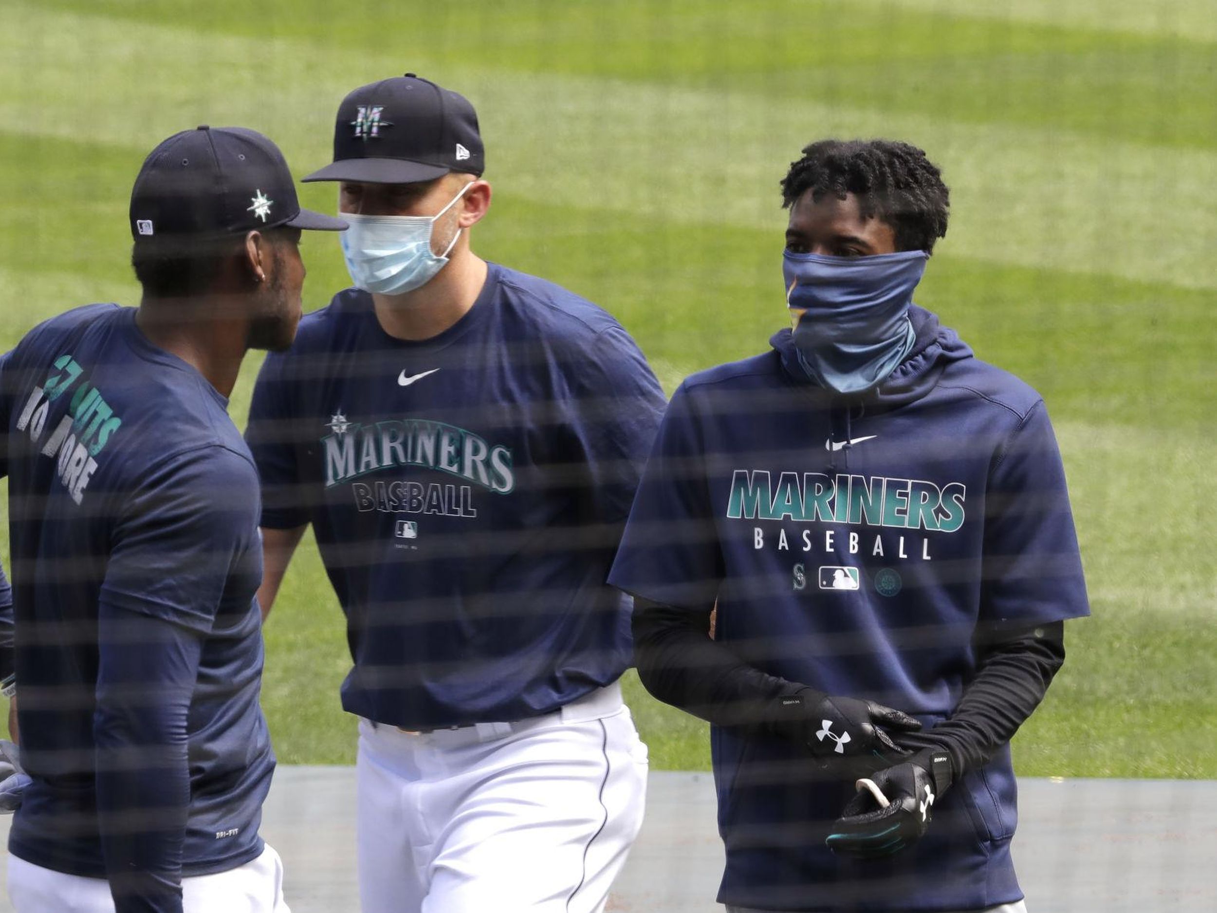 Kyle Seager with his wife Julie Seager