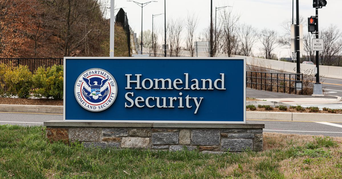 Actually, most immigrants won't need to leave U.S. to get green cards, DHS says