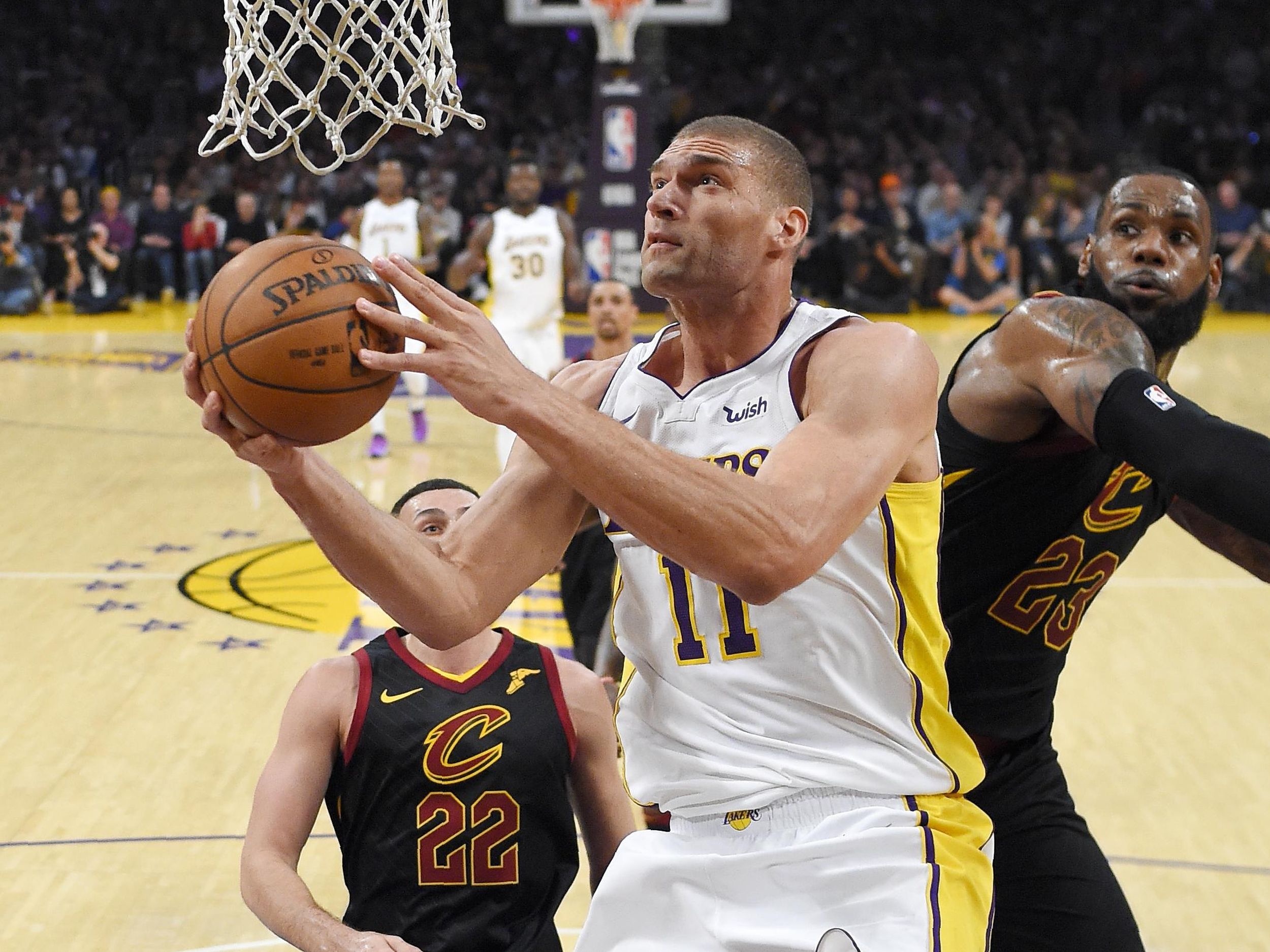 Nba Capsules Lakers Roll Past Cavaliers 127 113 Raptors Win 8th Straight The Spokesman Review