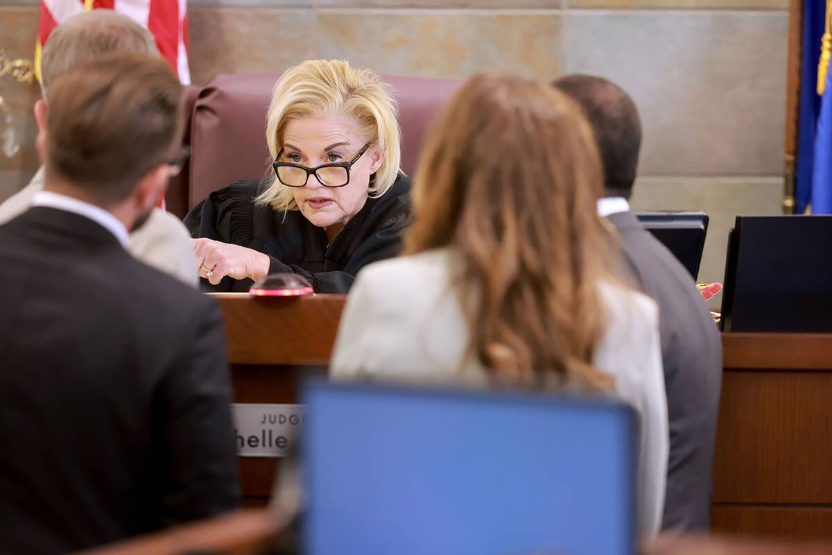 District Judge Michelle Leavitt discusses a written note from a juror during testimony from Robert Telles during his murder trial at the Regional Justice Center in Las Vegas Friday, Aug. 23, 2024. Telles, a former Clark County public administrator, is charged in the murder of Las Vegas Review-Journal investigative journalist Jeff German.   (K.M. Cannon/Las Vegas Review-Journal/TNS)
