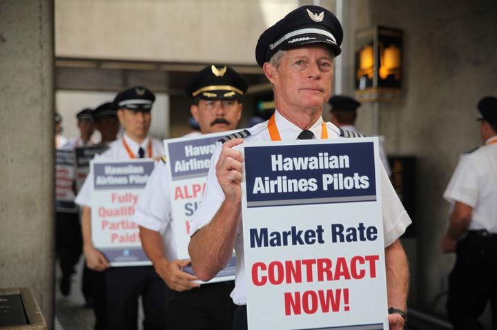 Hawaiian Airlines Pilots Picket Say Contract Talks Slowed The Spokesman Review 