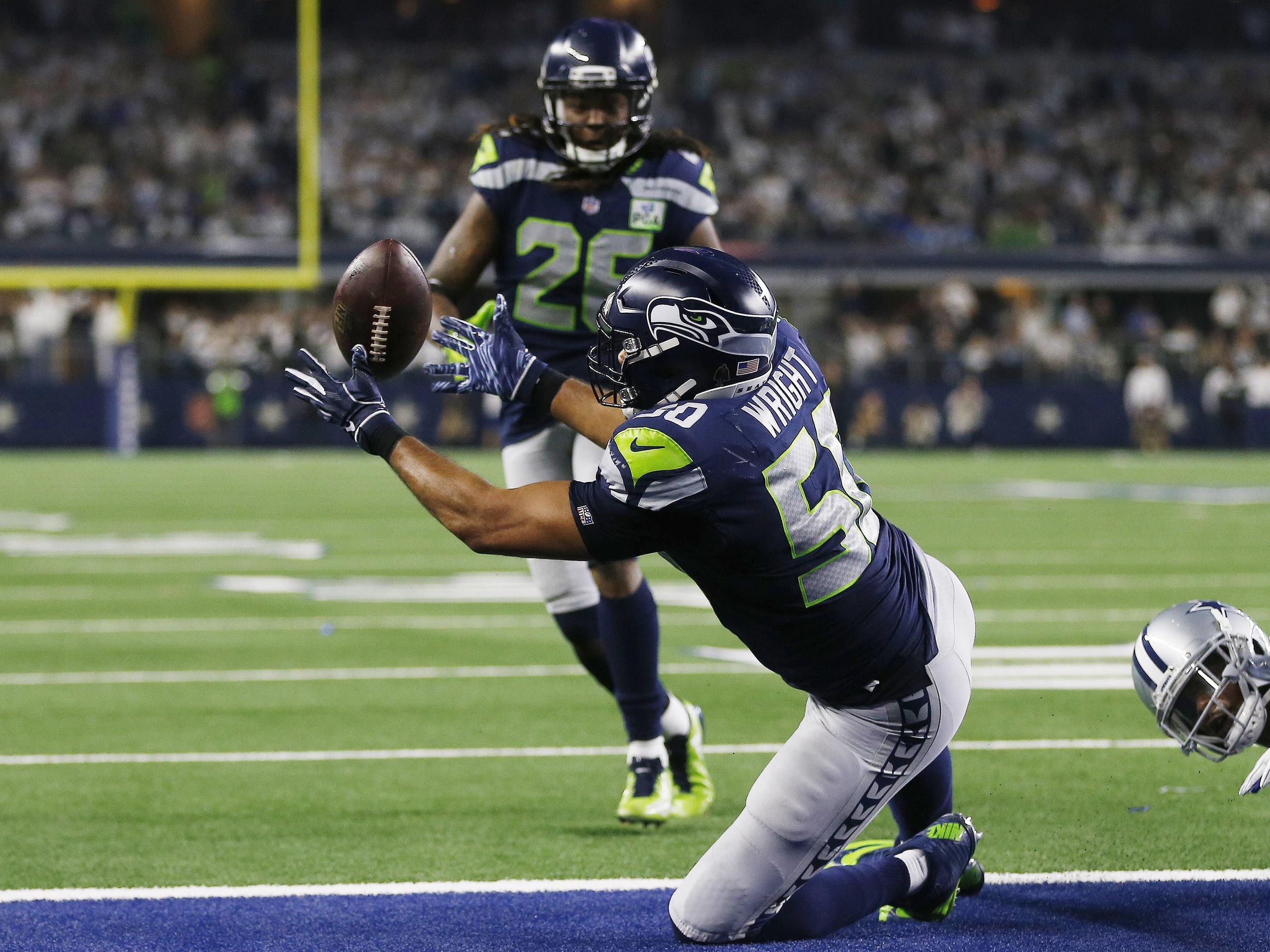 Seahawks re-sign linebacker K.J Wright, guard D.J. Fluker