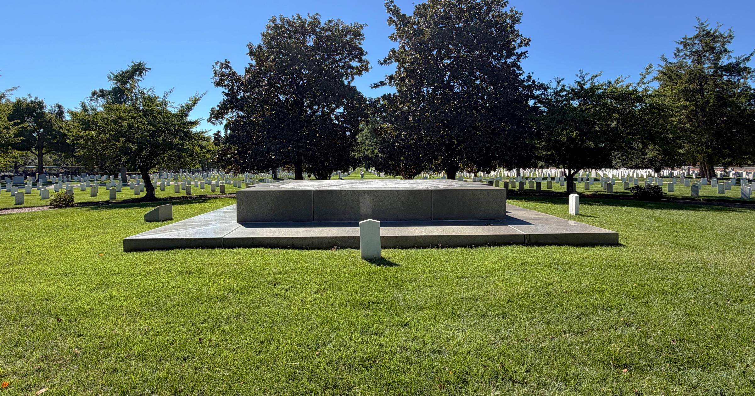 The base is all that remains of the Confederate Memorial in Arlington National Cemetery. (Joe Heim/The Washington Post) (Joe Heim/TWP)