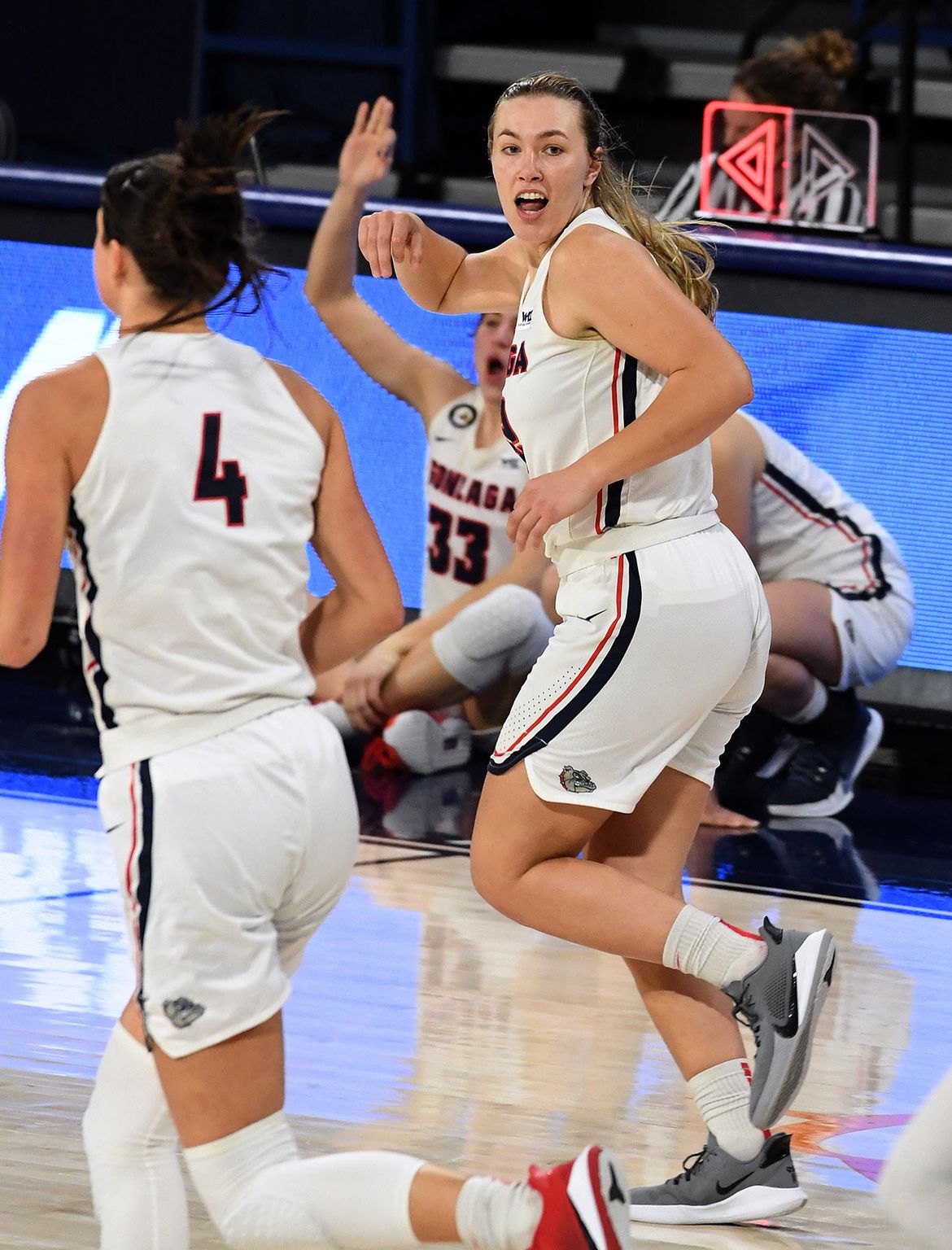 Gonzaga Women Crush Pepperdine Clinch At Least A Tie For WCC Title 