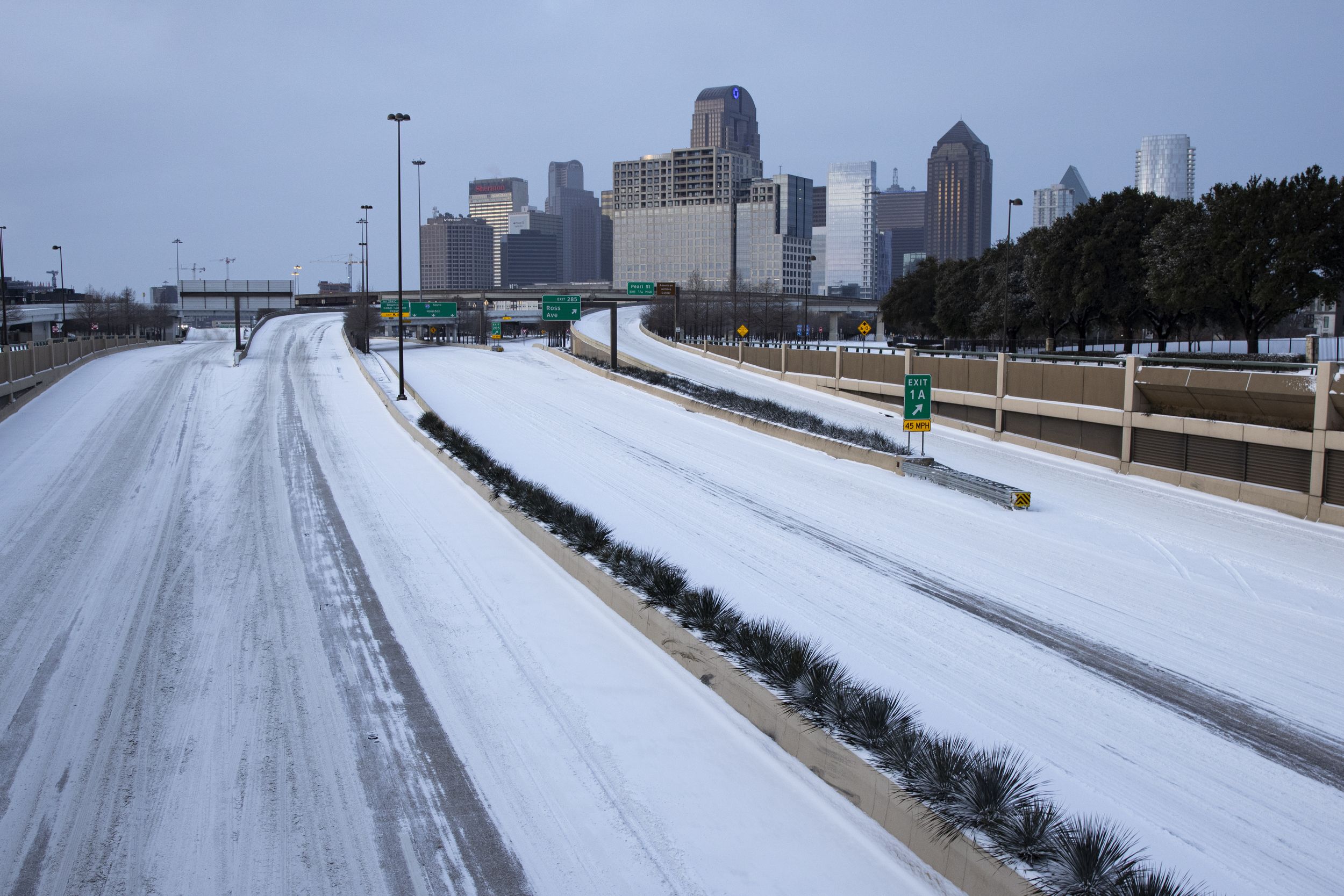 Stars scrap 2nd game in row with Predators in frigid Dallas The