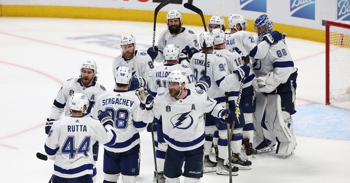 Lightning never trail, nab a road win in Game 5 vs. Avalanche