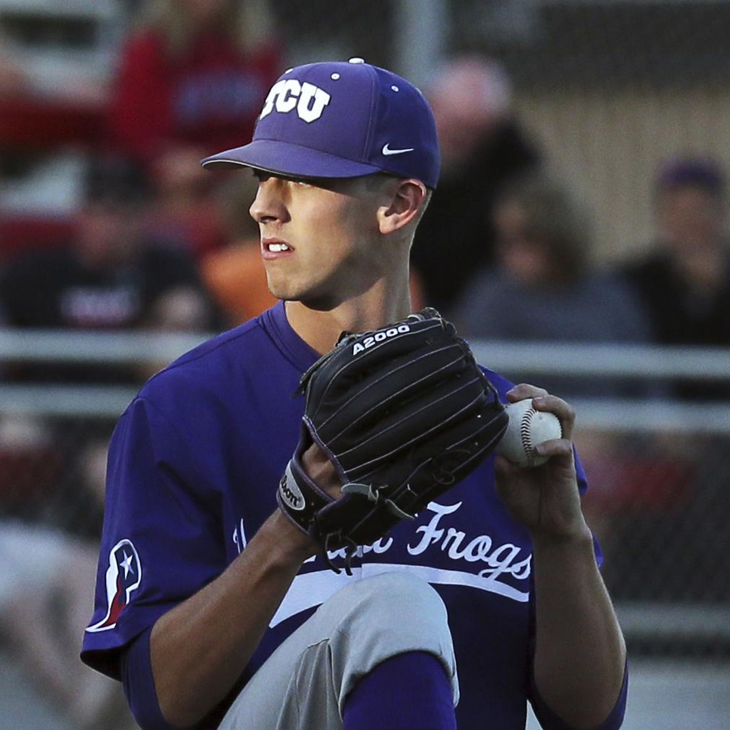 Mariners pitcher Logan Gilbert adds new pitch to repertoire