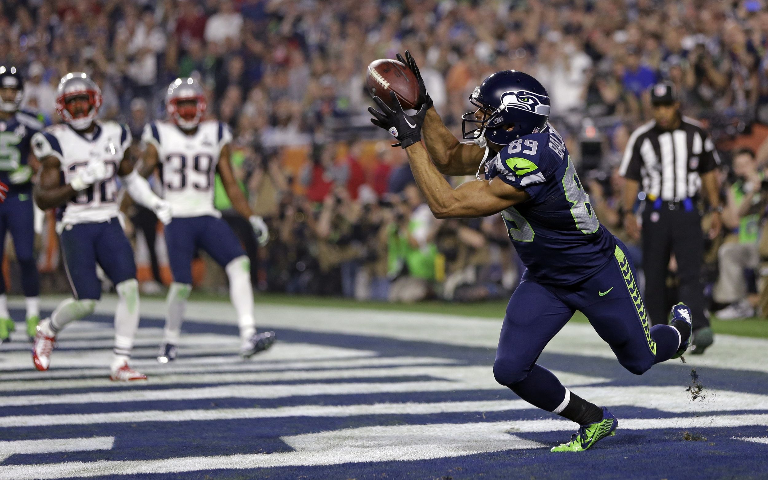 Patriots Leave Seahawks Deflated in Super Bowl XLIX – The La Salle Falconer