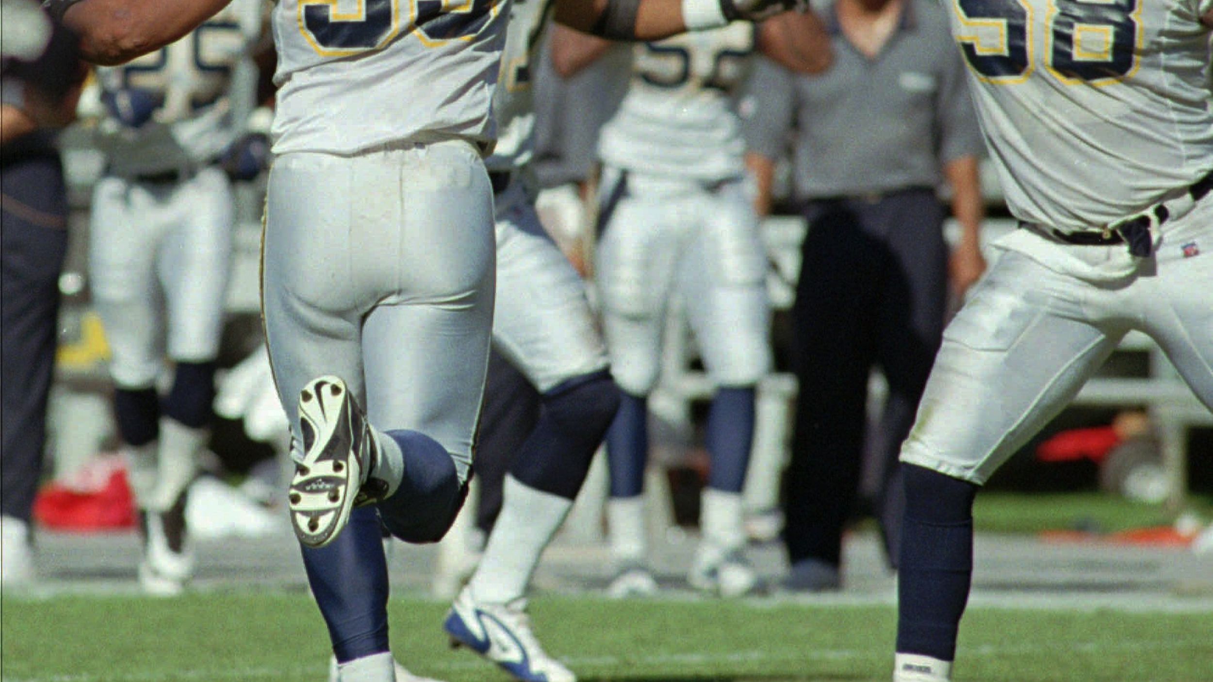 Junior Seau the 8th player from Chargers Super Bowl team to die