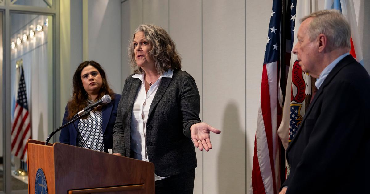 Despiden a dos jueces de inmigración en Chicago; cortes se convierten en epicentro de órdenes de deportación