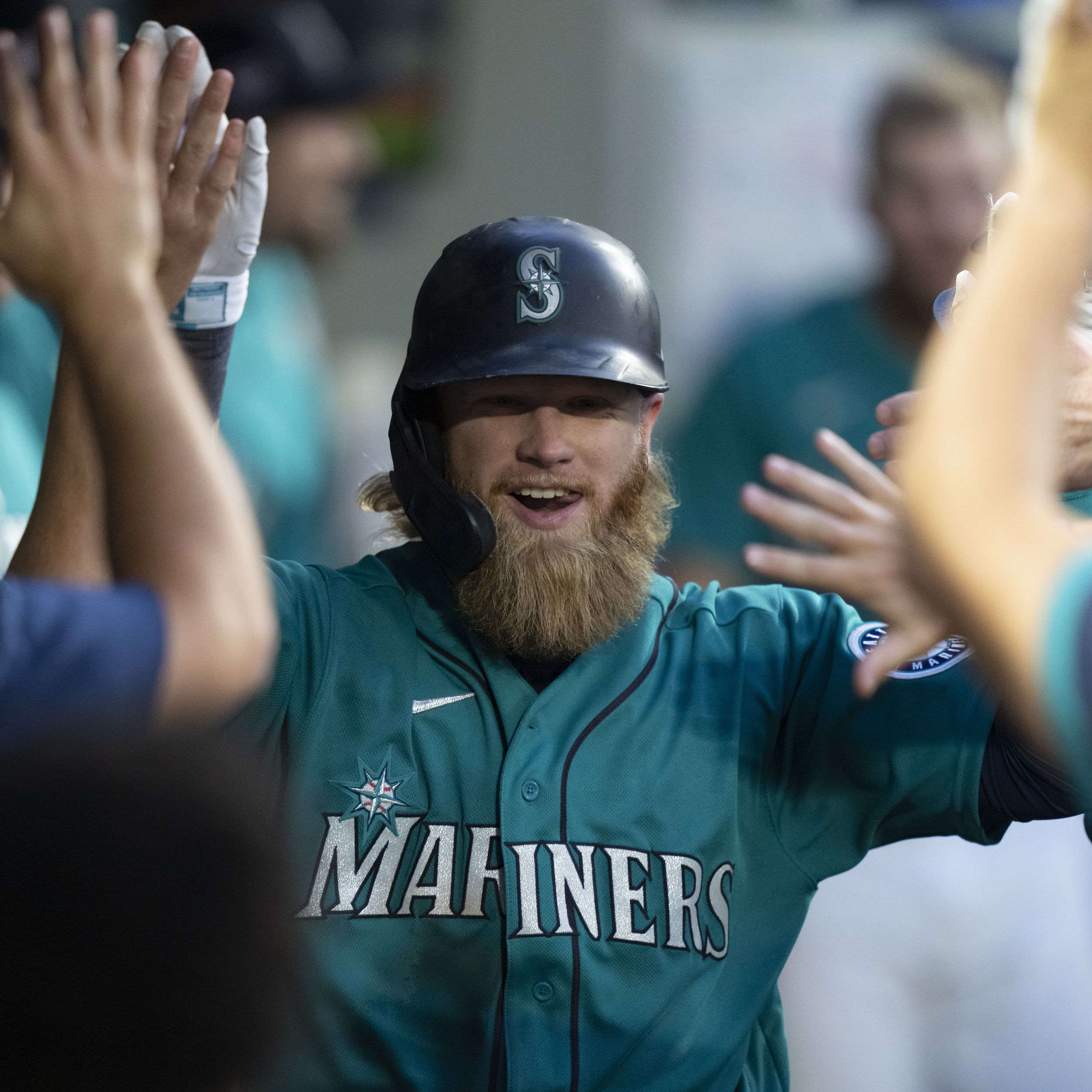 Mariners' late magic continues, topple Rangers 5-4 in 10 – Oneida