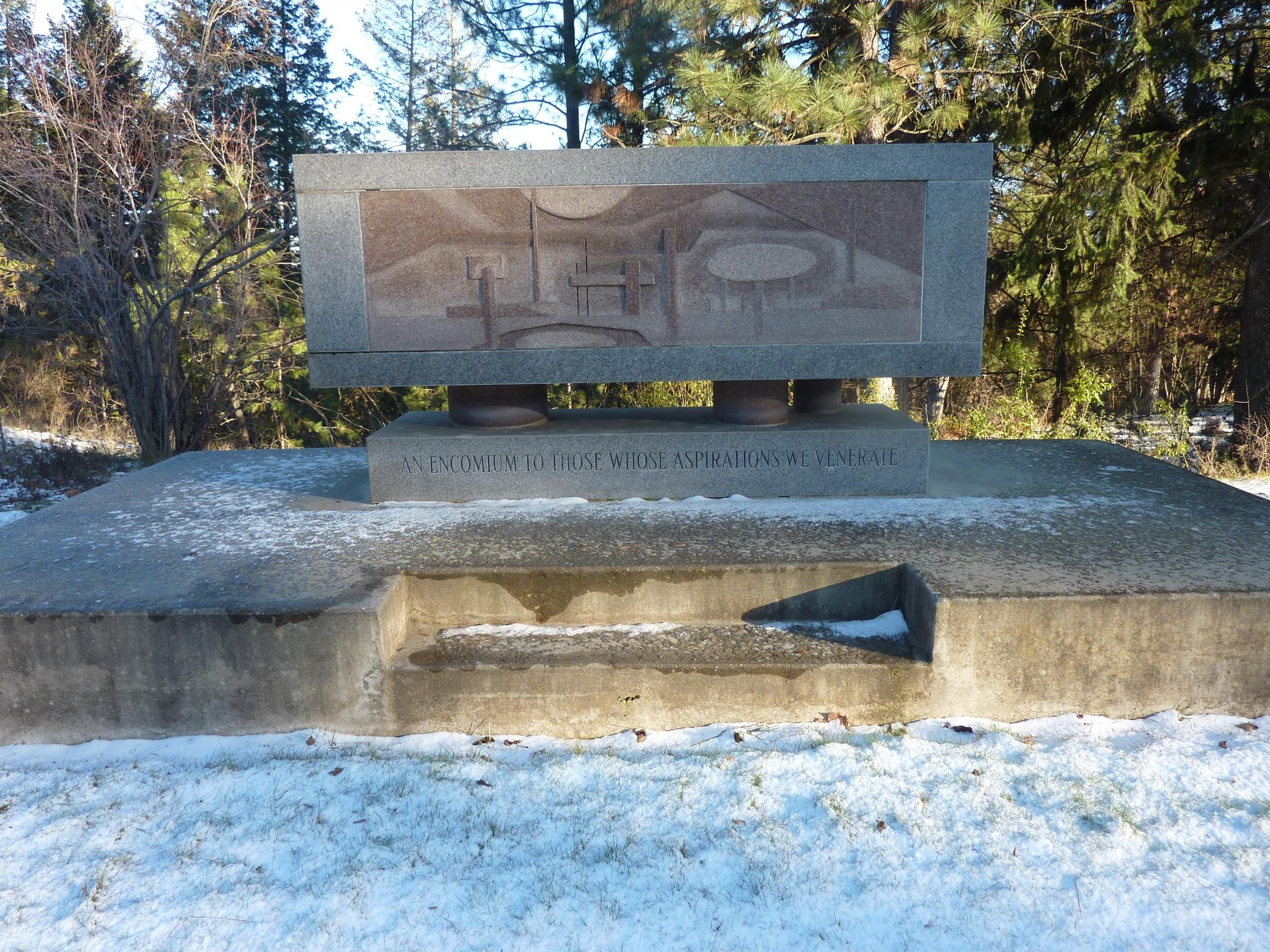【値下げ不可】SIMPLYCOMPLICATED MEMORIAL Landmarks: Greenwood monuments, lawns honor Japanese heritage