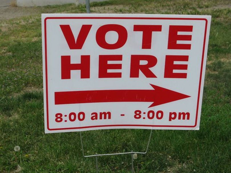 Sign directs voters to polling place at Hillside Junior High in Boise on Tuesday, for the state's primary election. (Betsy Russell)