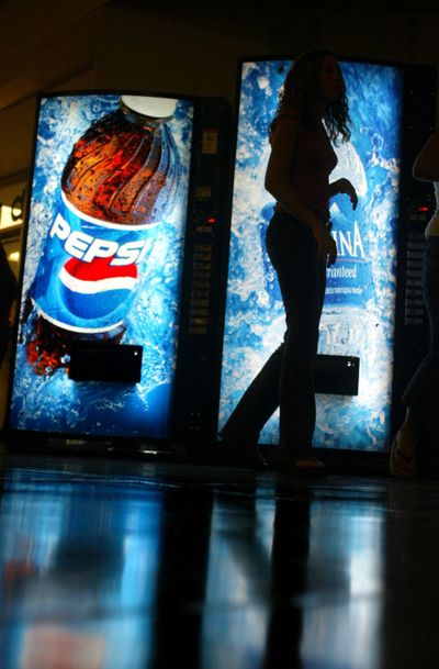 Coke, Pepsi and Dr Pepper will soon be producing new vending machines that will list the calorie counts of beverages. (File)