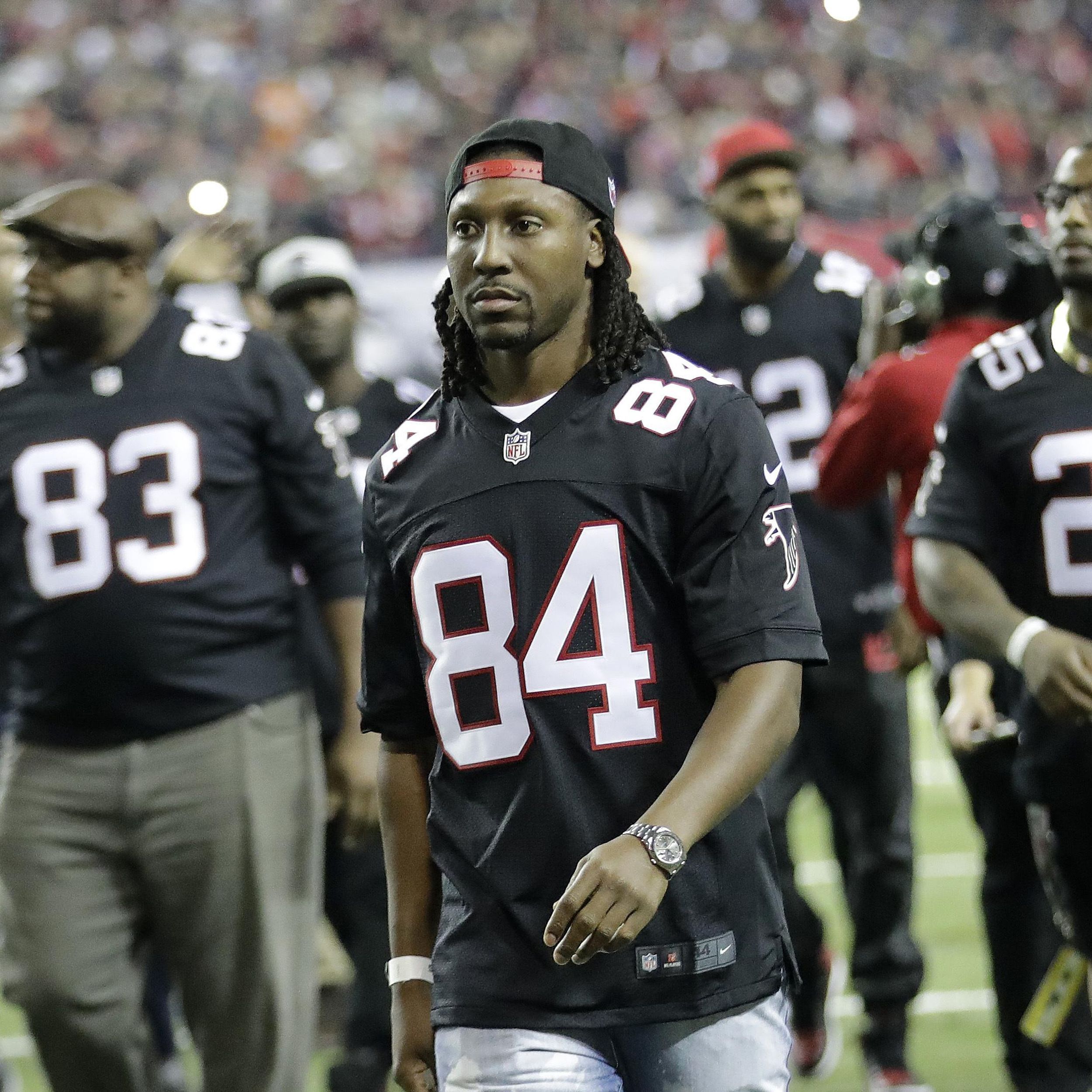 Falcons all-time leading receiver Roddy White officially retires