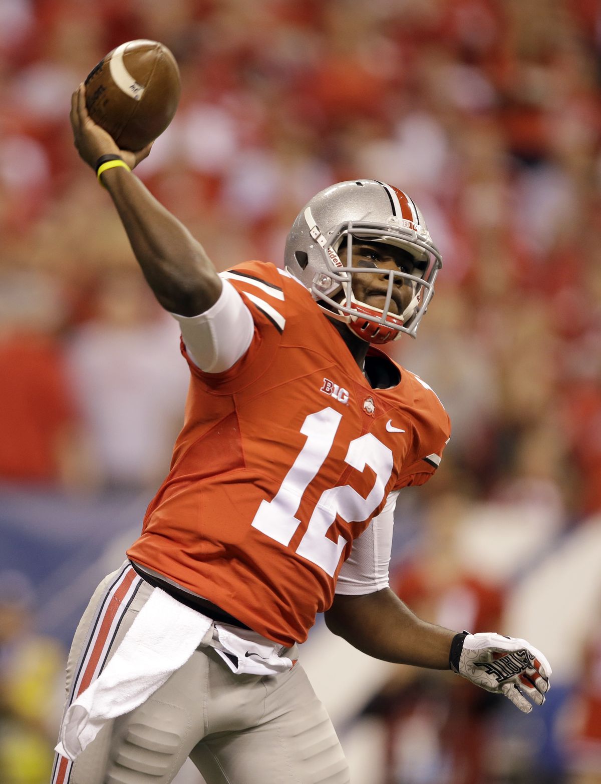 Ohio State QB Cardale Jones has arm strength and mobility. (Associated Press)
