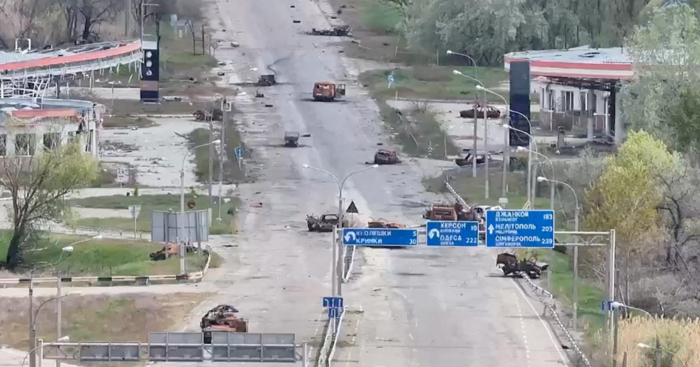 Russia, Ukraine agree on ceasefire in embattled town, to hold peace talks next month
