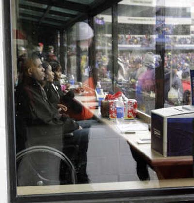 
Buffalo's Kevin Everett, left, watches his team Sunday. Associated Press
 (Associated Press / The Spokesman-Review)