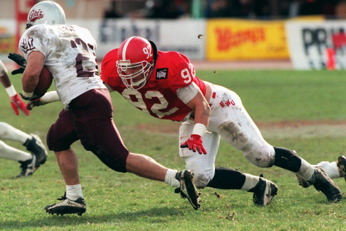 Eastern Washington’s Derek Strey (92) pictured during a 34-30 loss to Montana in Cheney in 1996.  (Dan Pelle/The Spokesman-Review)