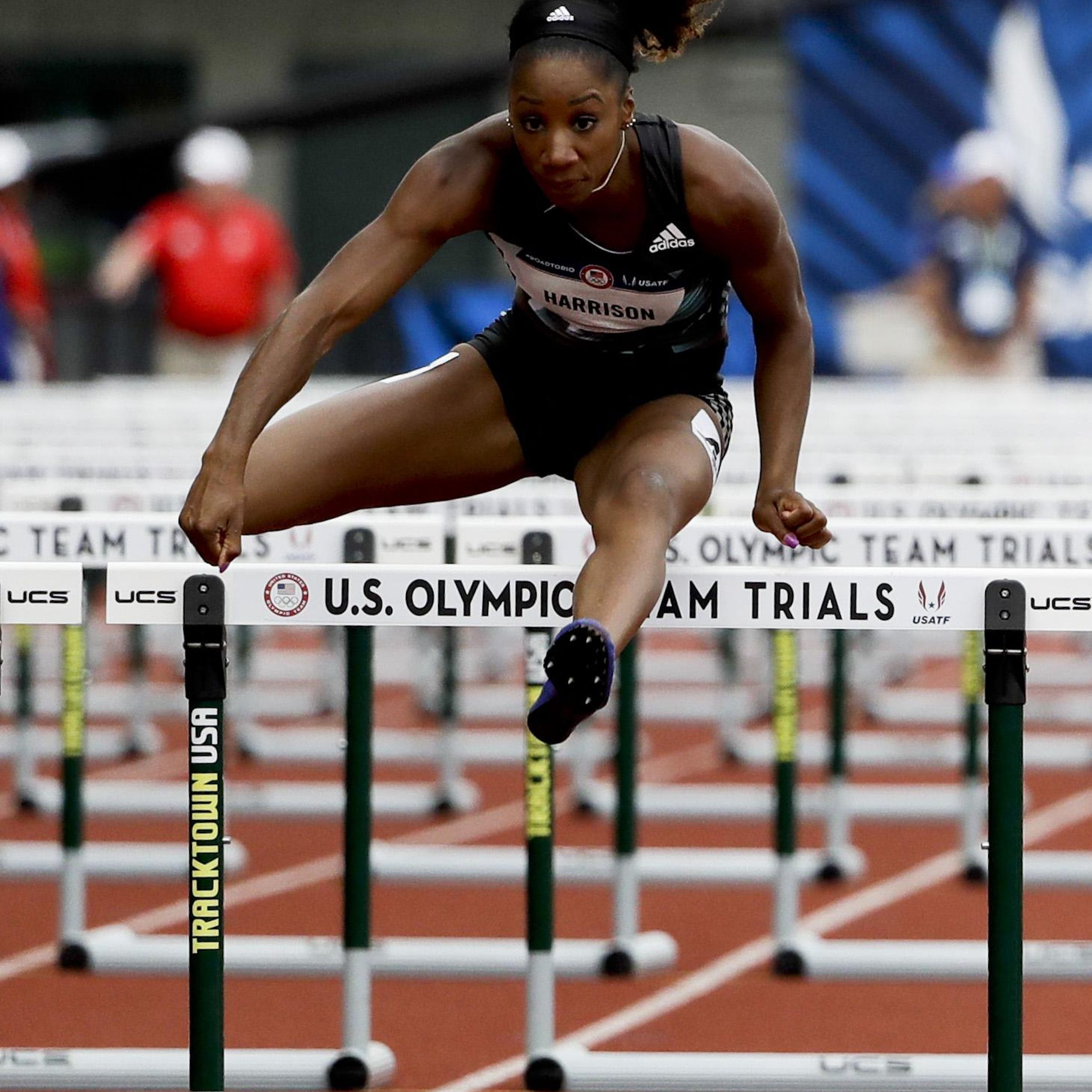 keni harrison wins 100 meter hurdles at drake relays in iowa the spokesman review keni harrison wins 100 meter hurdles at