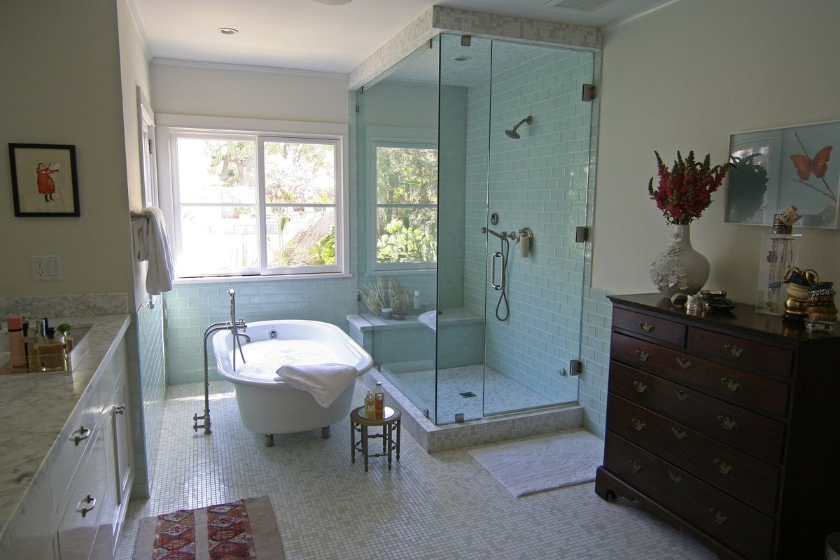  A bathroom designed by Molly Luetkemeyer shows the little touches needed to create a luxurious spa.  (Associated Press)