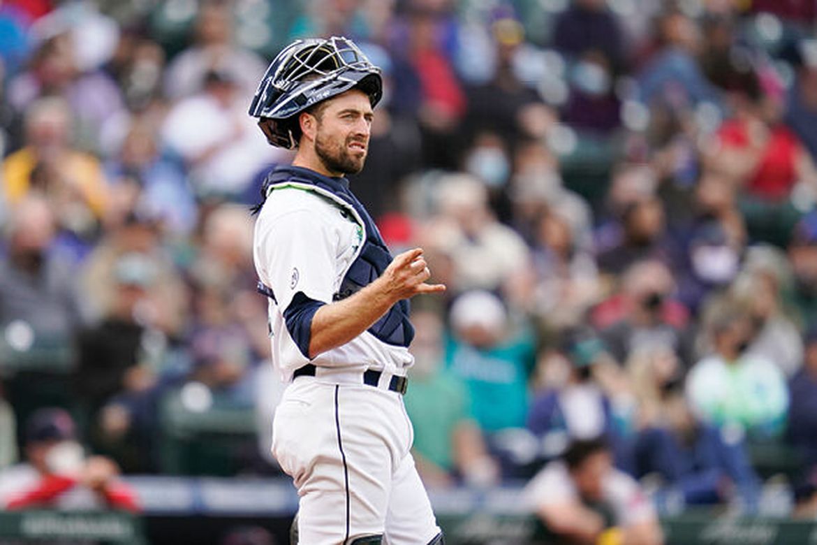 While Mariners wait on a catcher of the future, they hope the present