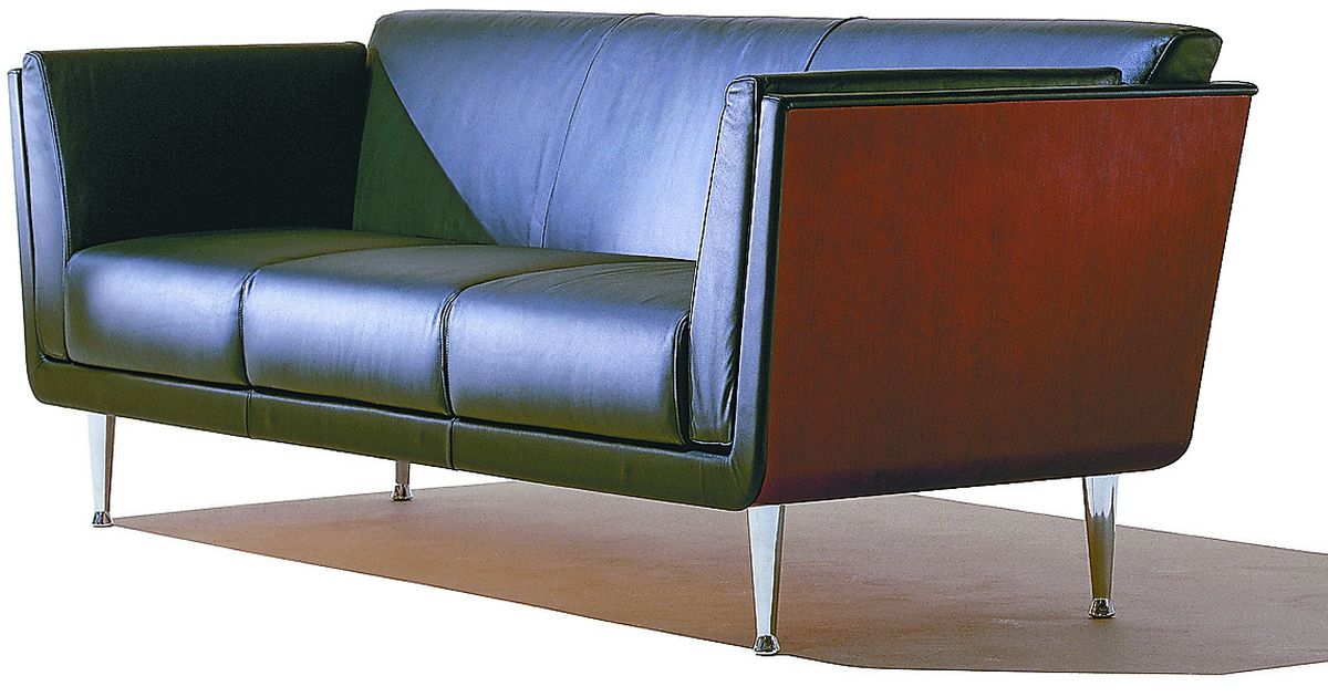 The Mark Goetz sofa for Herman Miller is a popular “Mad Men”-inspired choice.