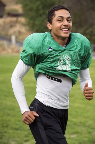 East Valley quarterback Dante Clayton is off to a fast start this season. (Colin Mulvany)